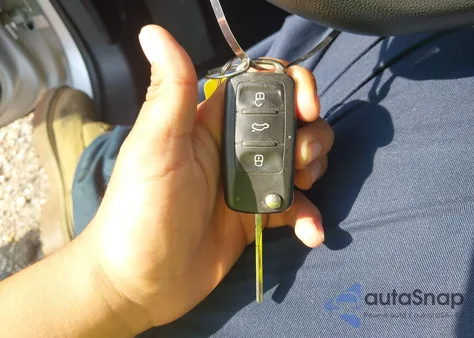 2015 Volkswagen Jetta 2.0L S z USA, uszkodzony, nr VIN 3VW2K7AJ5FM251943